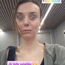 Posílám pozdravy z natáčení 🎬✨Moc se těším na spolupráci s režisérem Janem Hřebejkem😍 Seriál Na tělo - Česká televize #janhrebejk #ceskatelevize #eliskasladeckova #serial #nataceni #herecka #herectvi #umeni #shooting #actress #tv #tvserial #fyp #produkce #praha #fyppp #fypage  #fypシ゚viral #fypシ #fypシ゚ #fypviral  #fypシ゚viralシ2025 #acting #actresslife #best #dream #love #performer #acting #natelo