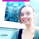 Posílám pozdravy z natáčení 🎬✨Moc se těším na spolupráci s režisérem Janem Hřebejkem😍 Seriál Na tělo - Česká televize #janhrebejk #ceskatelevize #eliskasladeckova #serial #nataceni #herecka #herectvi #umeni #shooting #actress #tv #tvserial #fyp #produkce #praha #fyppp #fypage  #fypシ゚viral #fypシ #fypシ゚ #fypviral  #fypシ゚viralシ2025 #acting #actresslife #best #dream #love #performer #acting #natelo